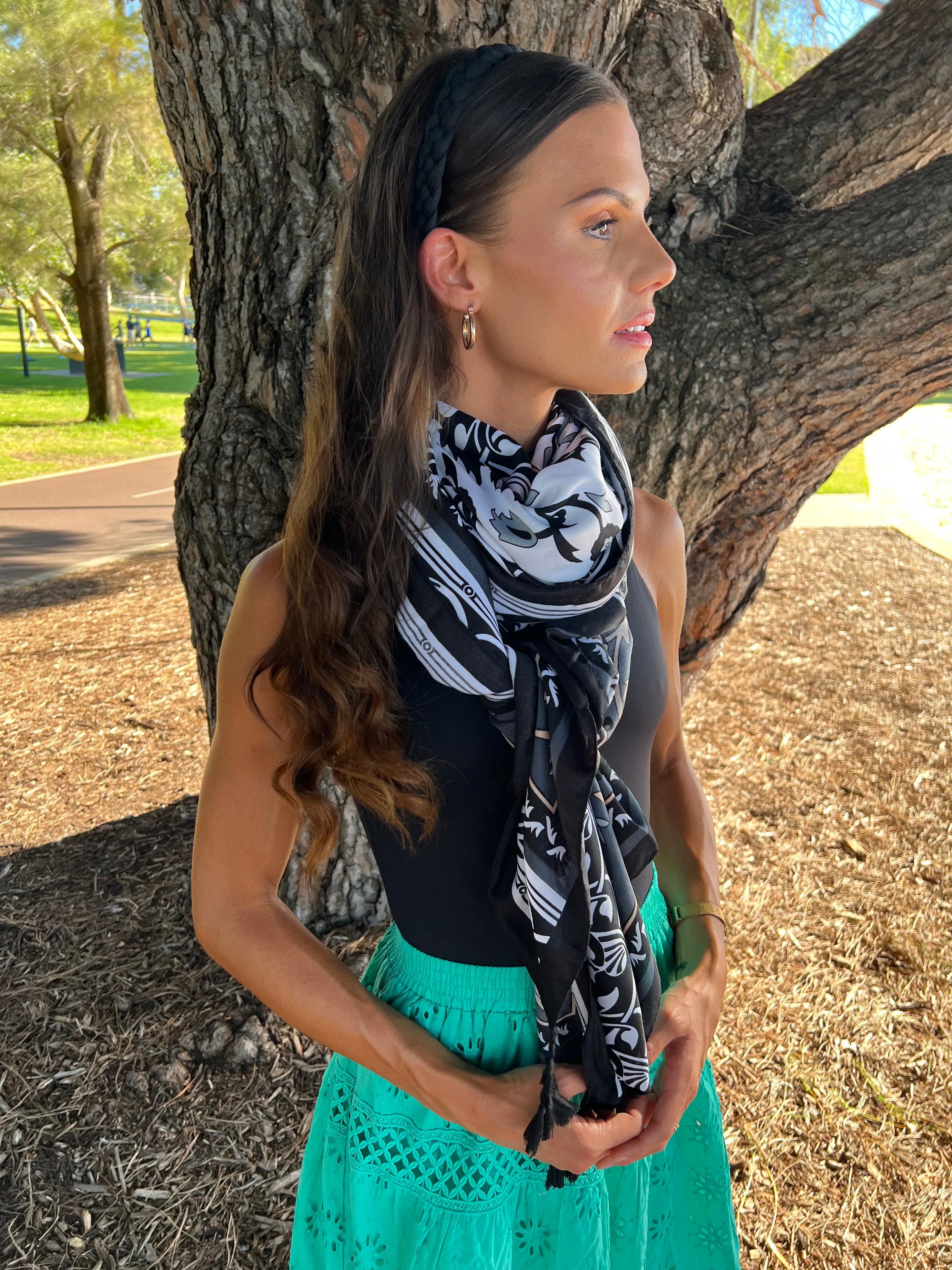 💥 Black Gold Floral Print Scarf Shawl