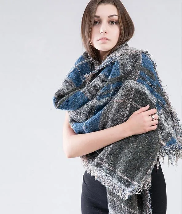 2017 New Fashionable Plaid Scarf for Women