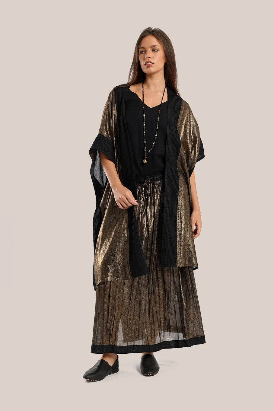 Abaya style coat with short and tiny pleats