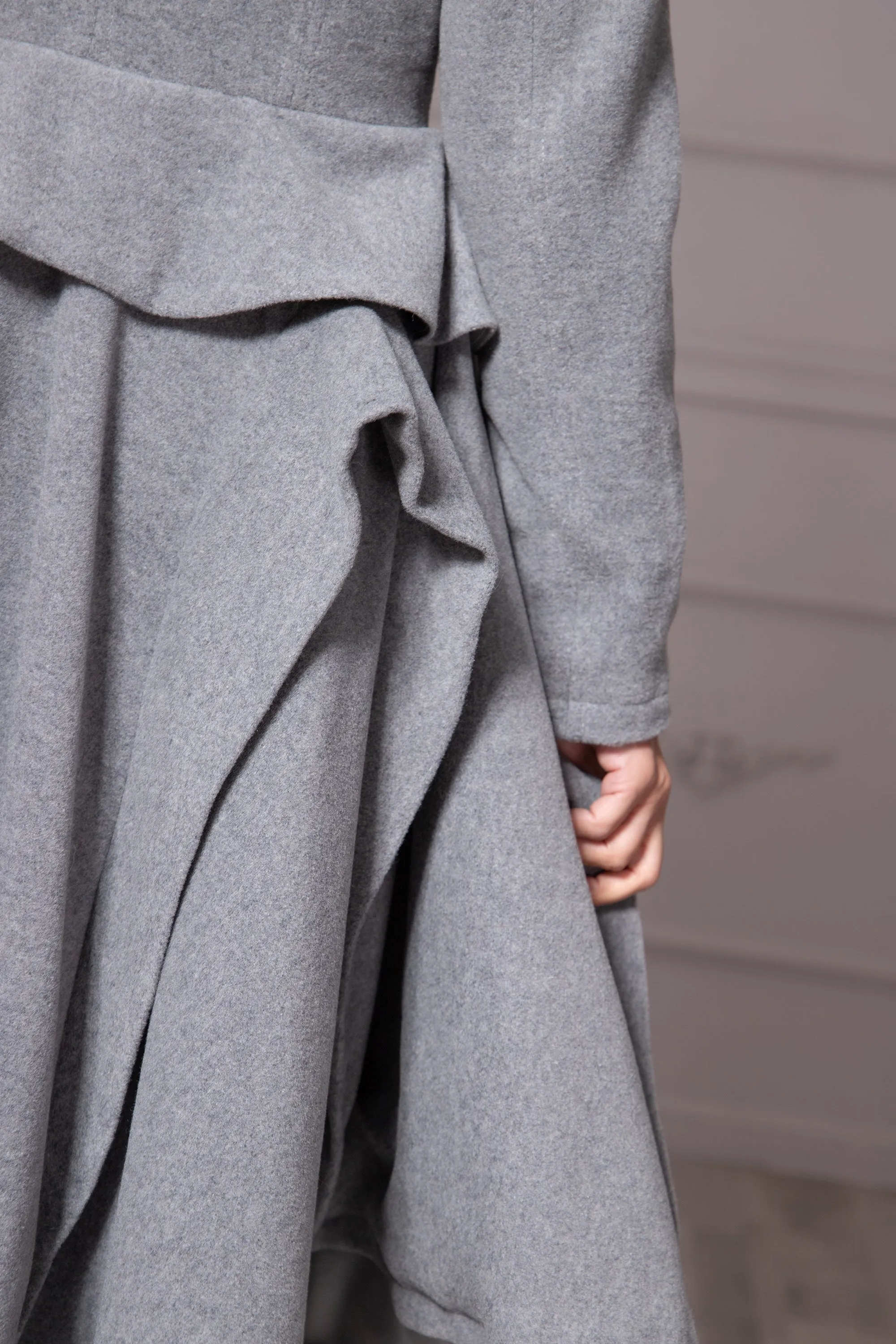 AVANTGARDE OVERCOAT