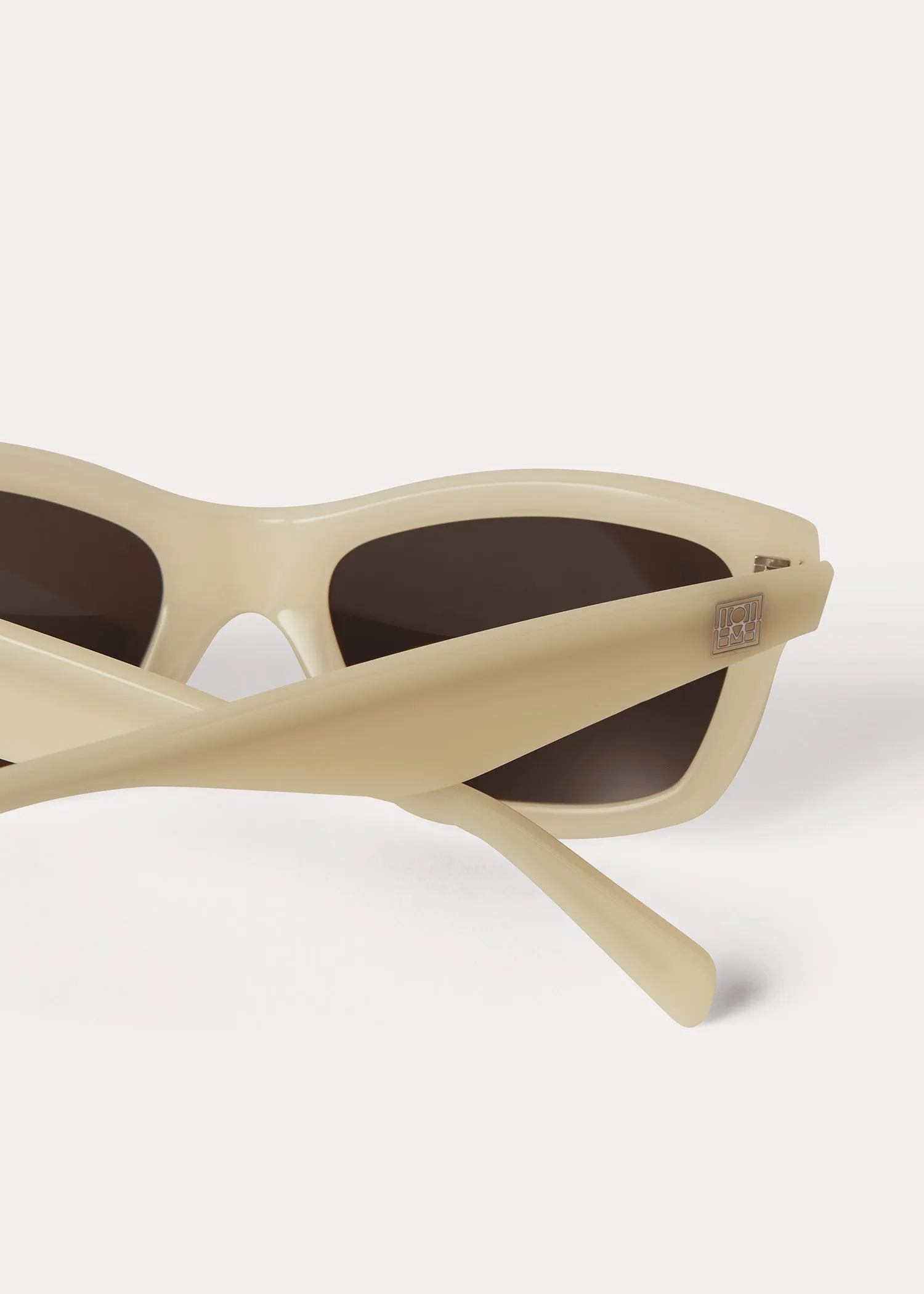 Classic sunglasses bone