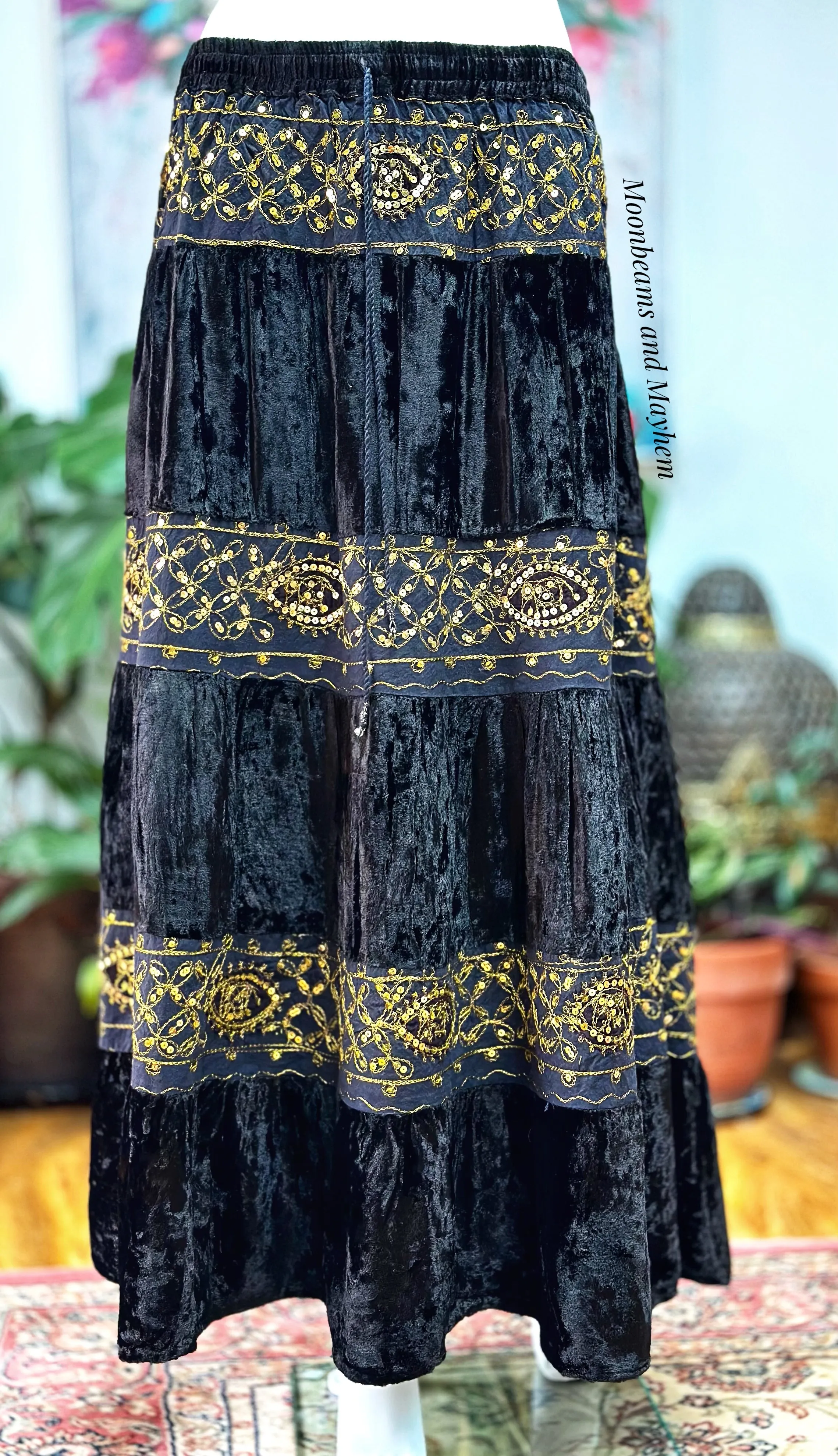 DIVINE BLACK VELVET JANIS SKIRT (Reg   Plus)