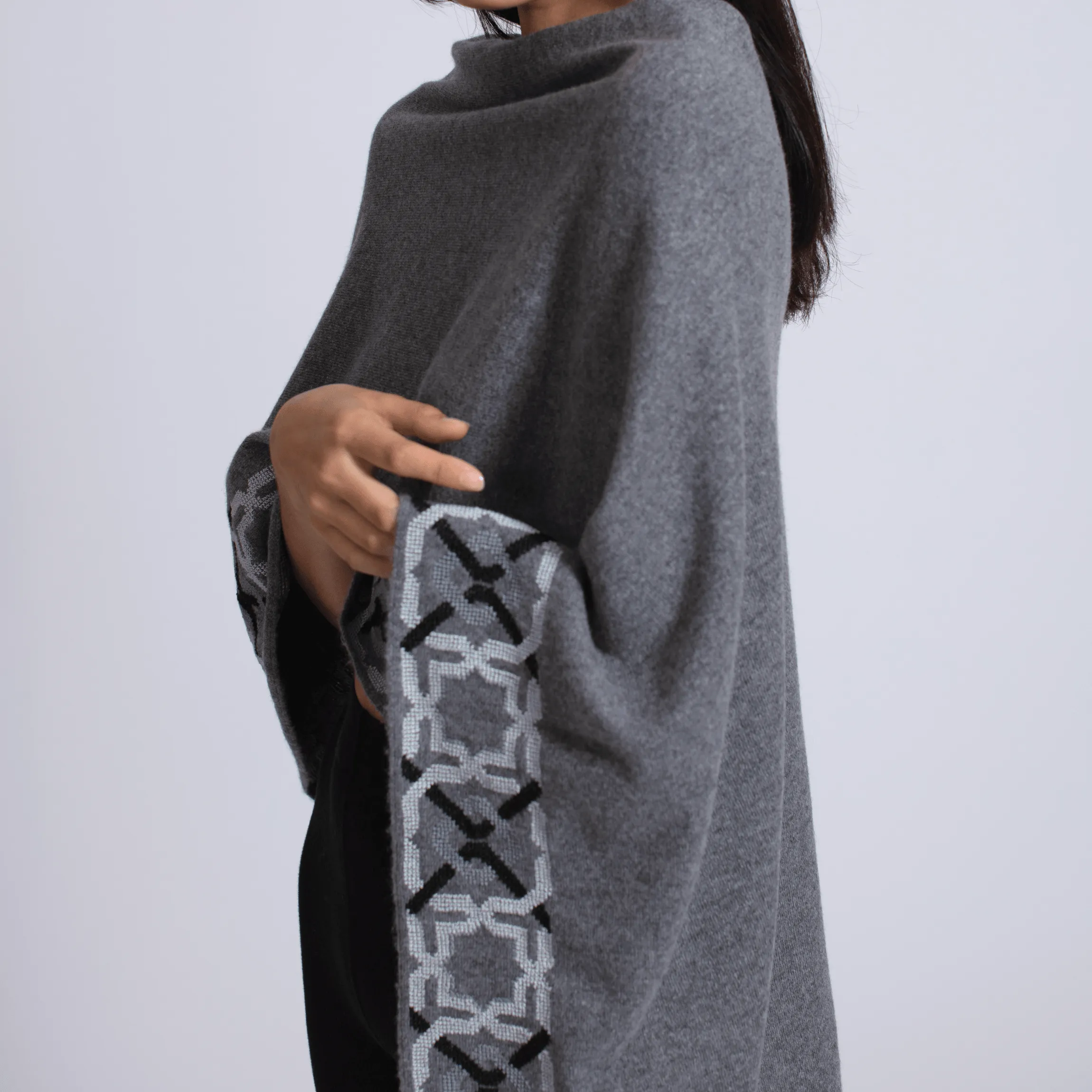 GRAY CASHMERE PONCHO