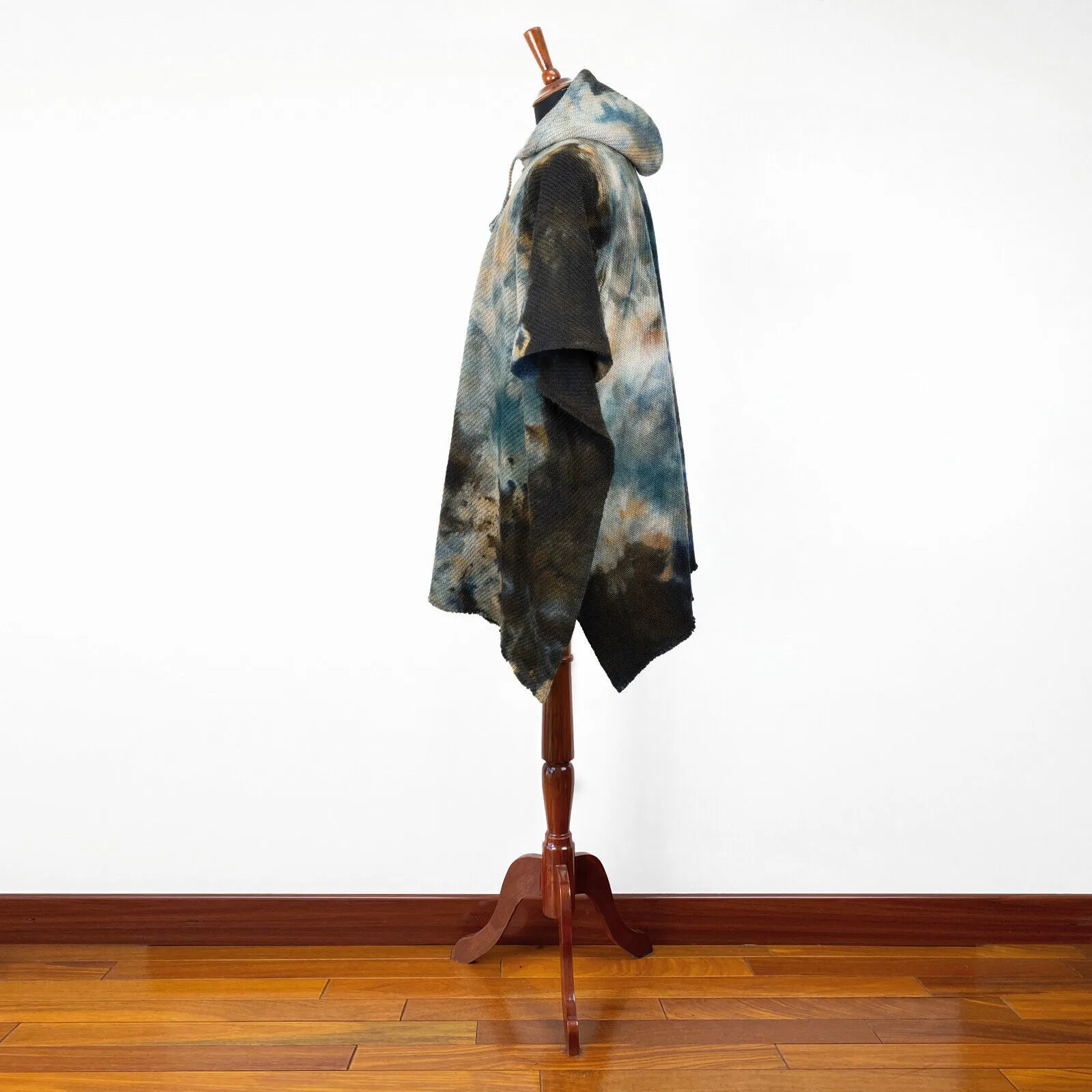 Lubushcu - Llama Wool Unisex South American Handwoven Hooded Poncho - smoke camo abstract pattern