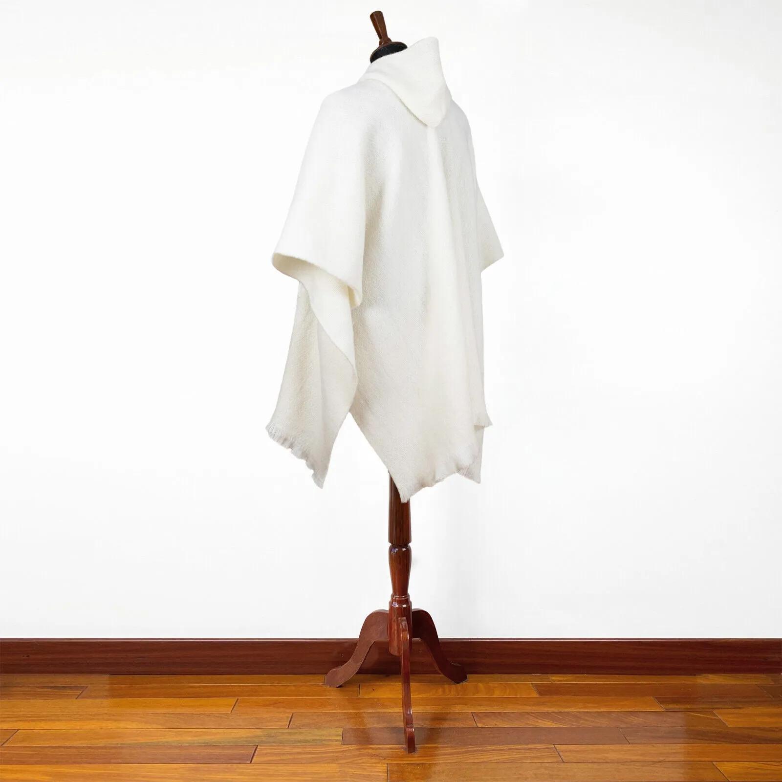 Machangara - Llama Wool Unisex South American Handwoven Hooded Poncho - solid white pattern - pocket