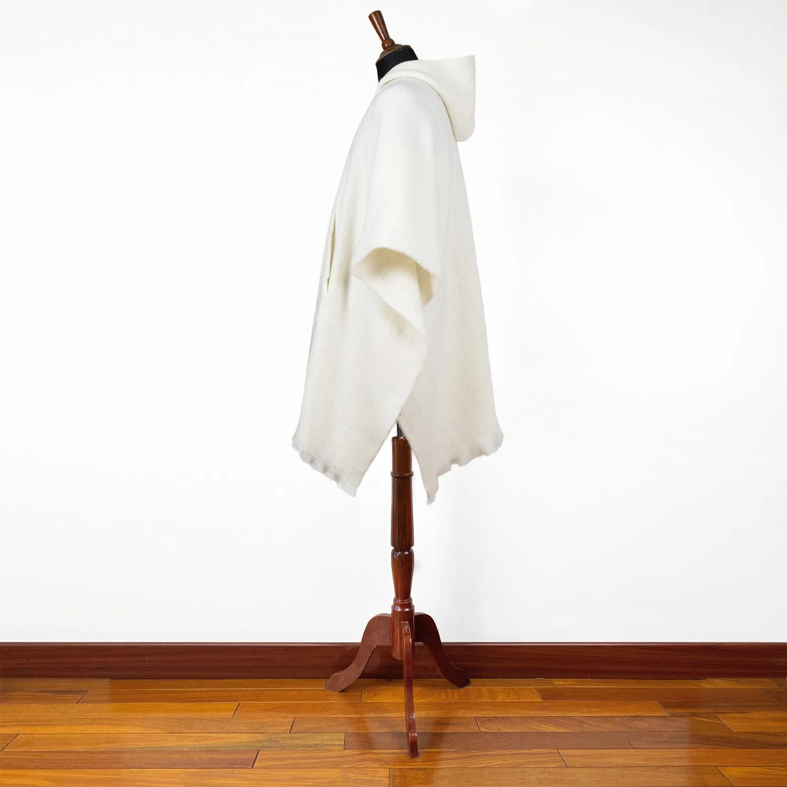 Machangara - Llama Wool Unisex South American Handwoven Hooded Poncho - solid white pattern - pocket