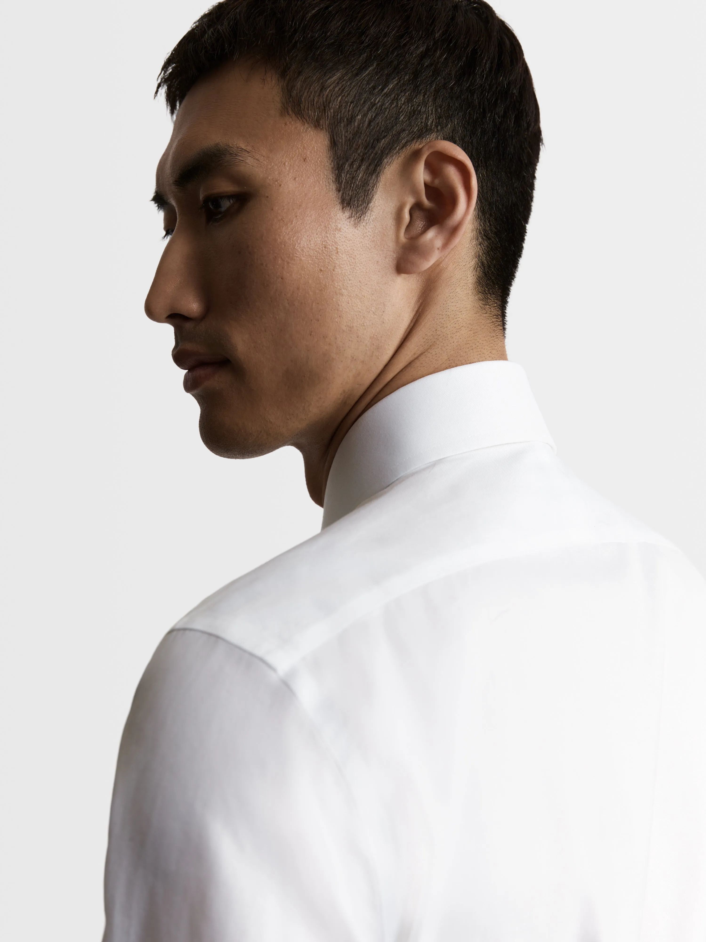 Max Performance White Twill Slim Fit Single Cuff Classic Collar Shirt