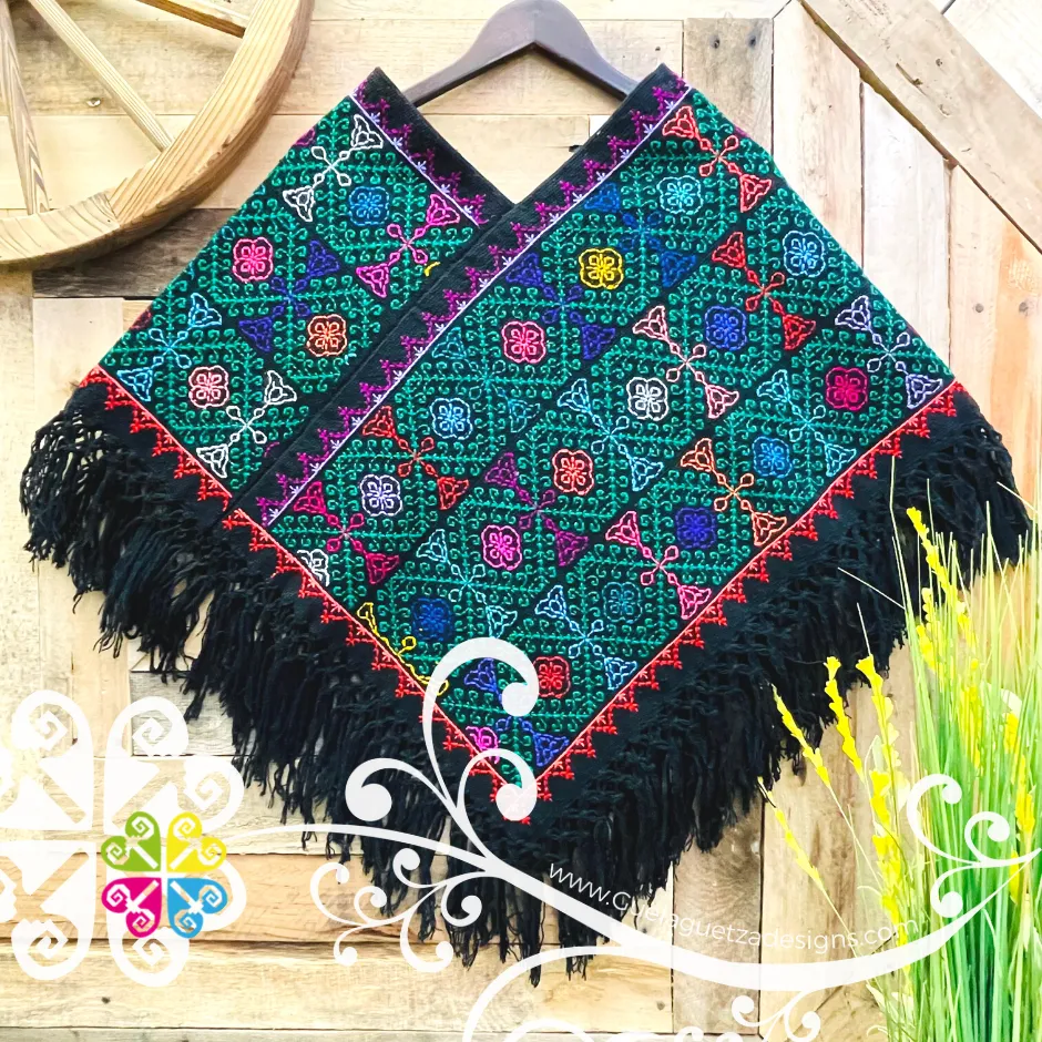 Puntada Antigua Design Embroider Poncho - Mañanita