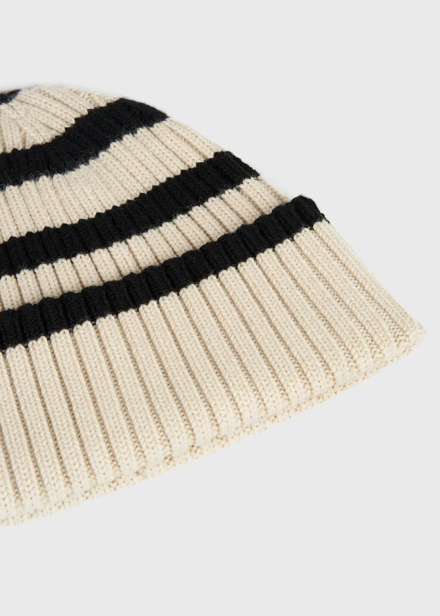 Signature stripe beanie light sand